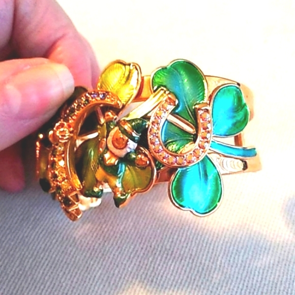 KIRKS FOLLY LUCK OF THE IRISH BRACELET - Picture 6 of 12